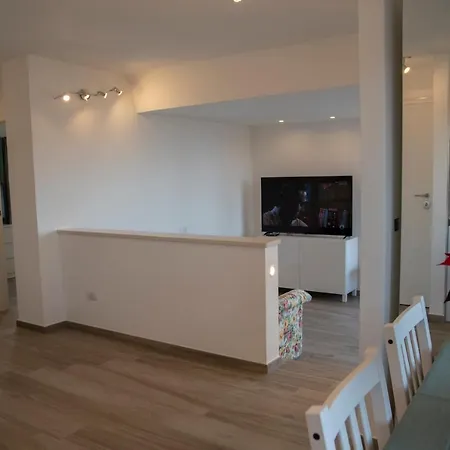 Mare Fuori Apartment *