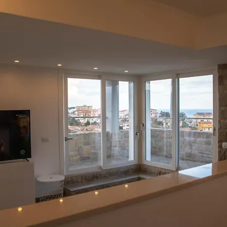 Mare Fuori Apartment *